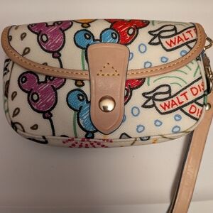 Dooney & Bourke "Sketch" Wristlet In White
